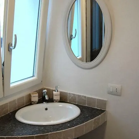 Apartment Locazione Turistica Casa Gemma *